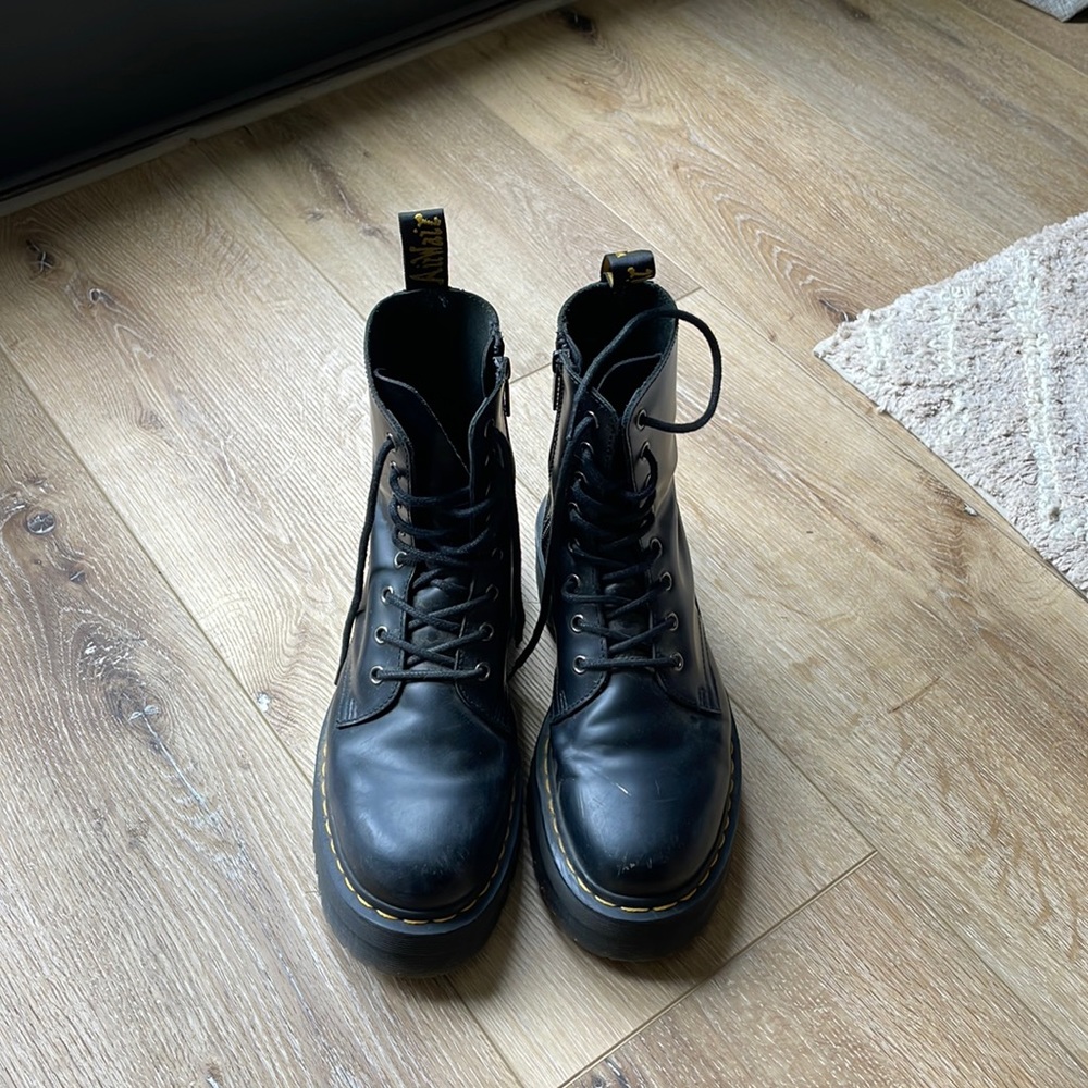 Dr. Martens Jadon Boot Smooth Leather Platform size womens 10 barely worn